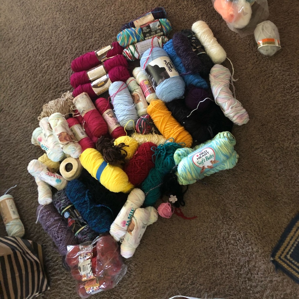 SOLD DO NOT BUY TONS OF YARN